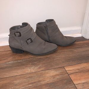 Short boots